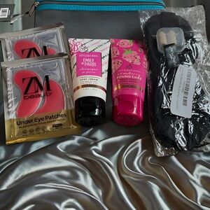 Bath and Body Works Beauty Bundle Zipper Bag Eye and Sleep Masks Hand Cream